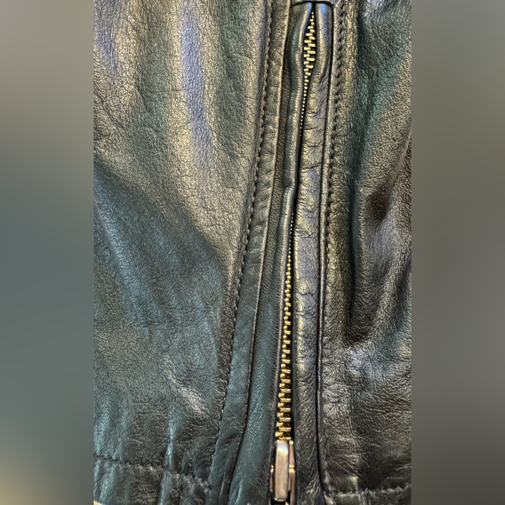 Women’s Vintage Harley-Davidson Leather Jacket - Picture 8 of 11